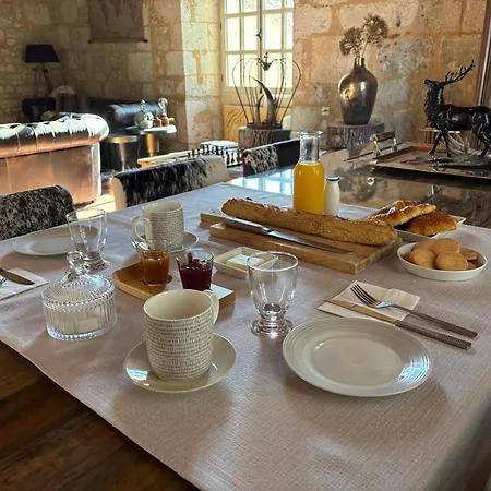 D'hote Estutt Au Chateau Bed & Breakfast Bouniagues